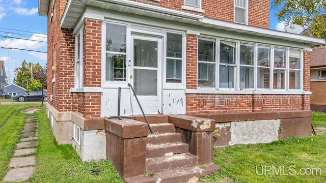 621 E Grand Boulevard, Iron Mountain, MI 49801