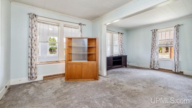 621 E Grand Boulevard, Iron Mountain, MI 49801