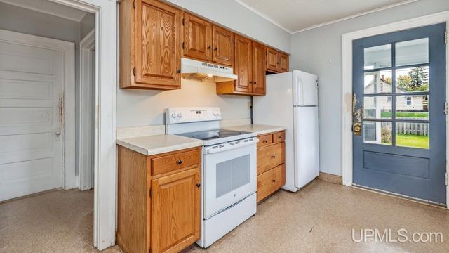 621 E Grand Boulevard, Iron Mountain, MI 49801