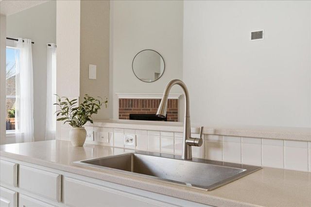 2002 Forest Hill CV, Round Rock, TX 78665