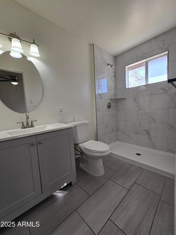 2211 W PECAN Road, Phoenix, AZ 85041