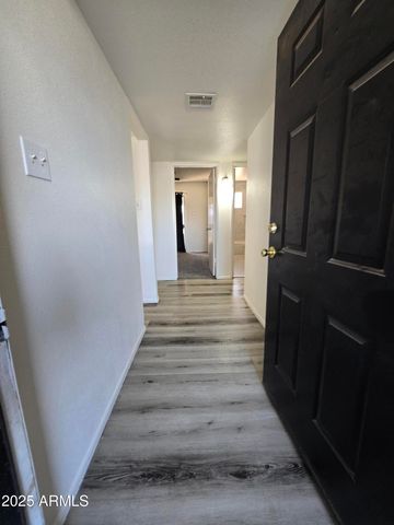 2211 W PECAN Road, Phoenix, AZ 85041
