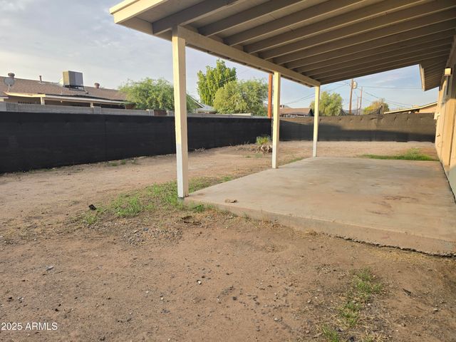 2211 W PECAN Road, Phoenix, AZ 85041