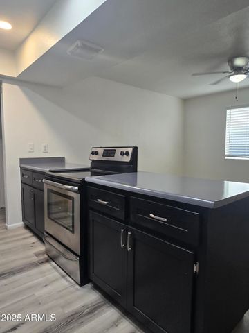 2211 W PECAN Road, Phoenix, AZ 85041