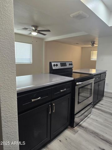 2211 W PECAN Road, Phoenix, AZ 85041