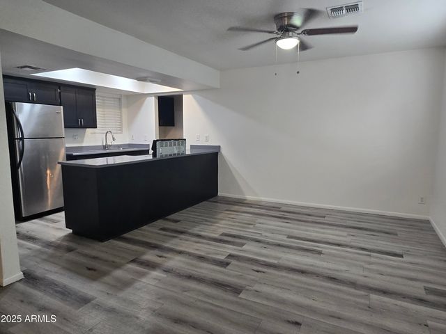 2211 W PECAN Road, Phoenix, AZ 85041
