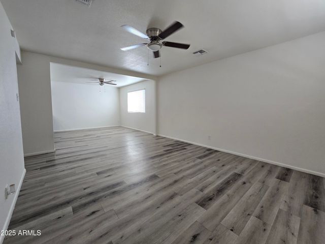 2211 W PECAN Road, Phoenix, AZ 85041