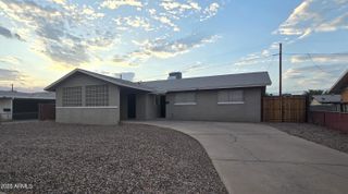 2211 W PECAN Road, Phoenix, AZ 85041