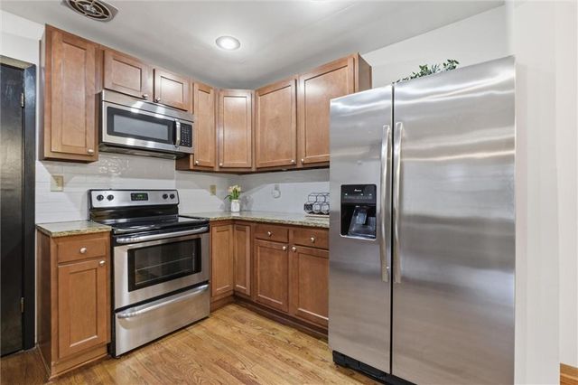 927 W 78th Street, Kansas City, MO 64114