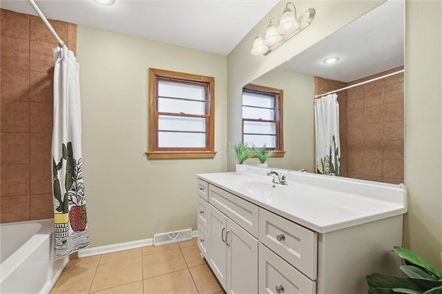 927 W 78th Street, Kansas City, MO 64114