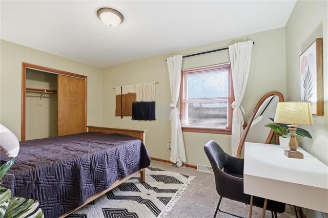 927 W 78th Street, Kansas City, MO 64114