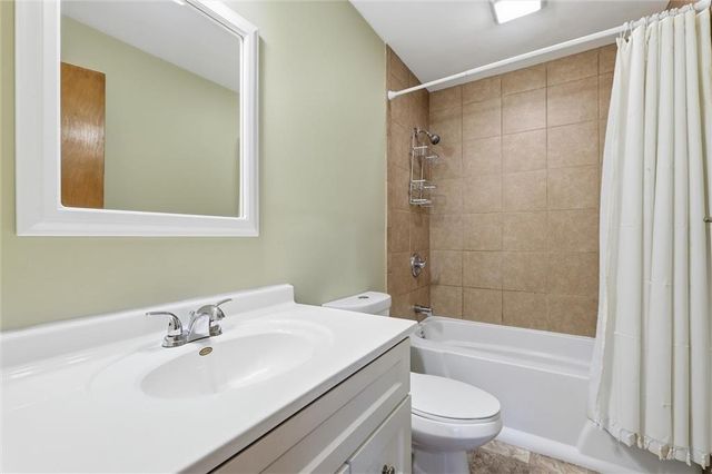 927 W 78th Street, Kansas City, MO 64114