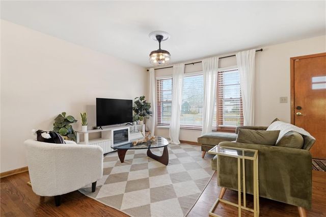 927 W 78th Street, Kansas City, MO 64114