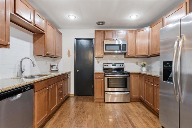 927 W 78th Street, Kansas City, MO 64114