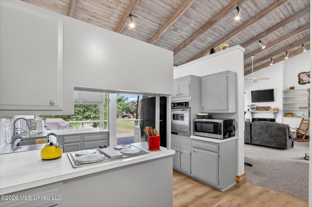 5516 Alakoko Drive, Diamondhead, MS 39525