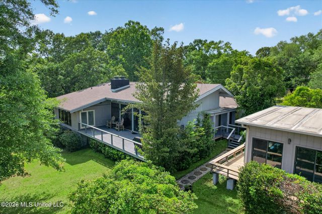 5516 Alakoko Drive, Diamondhead, MS 39525