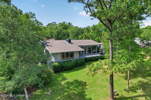5516 Alakoko Drive, Diamondhead, MS 39525