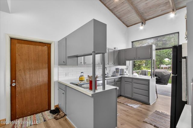 5516 Alakoko Drive, Diamondhead, MS 39525