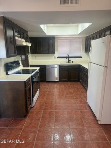 7121 GRAN VIDA Drive, El Paso, TX 79912