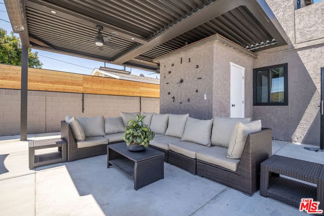 9410 S 4th Avenue, Inglewood, CA 90305