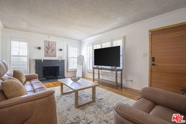 9410 S 4th Avenue, Inglewood, CA 90305