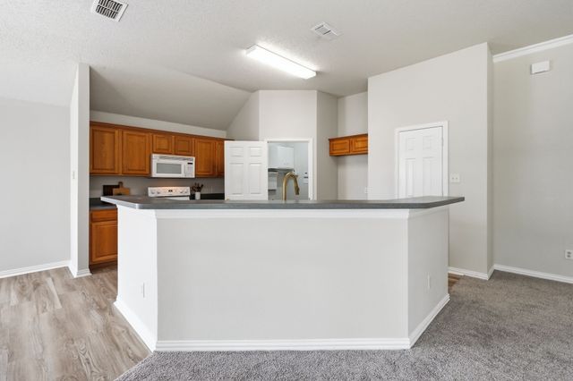 1121 SW Hillside Drive, Burleson, TX 76028