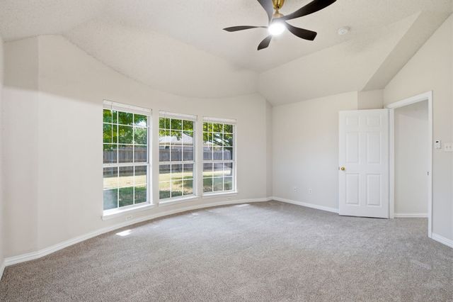 1121 SW Hillside Drive, Burleson, TX 76028