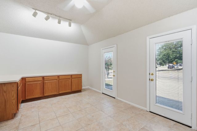 1121 SW Hillside Drive, Burleson, TX 76028