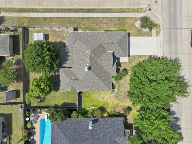 1121 SW Hillside Drive, Burleson, TX 76028