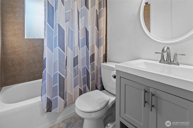 8809 Meadow Road SW, Lakewood, WA 98499