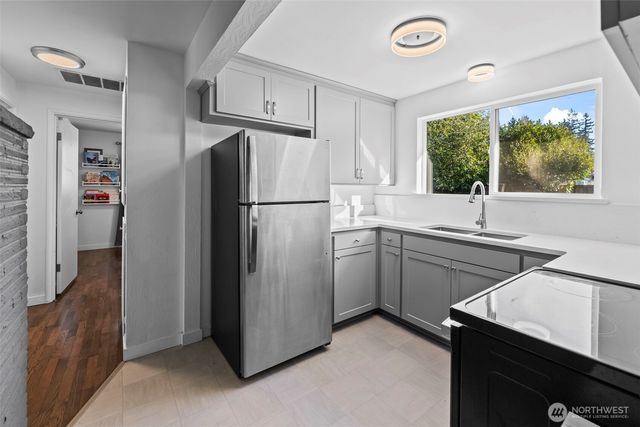 8809 Meadow Road SW, Lakewood, WA 98499