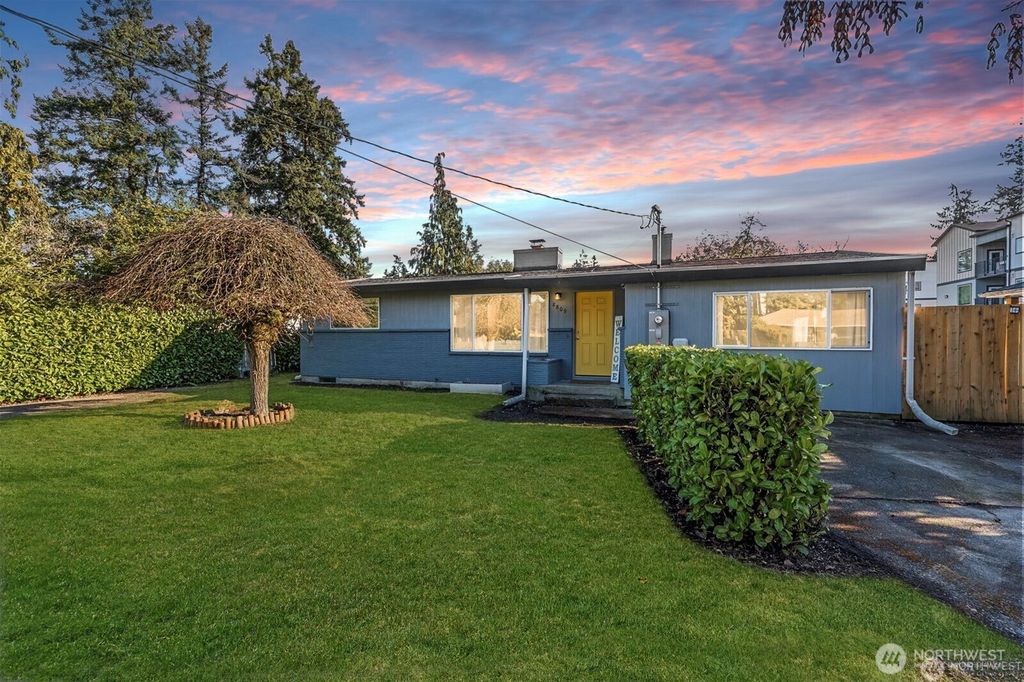 8809 Meadow Road SW, Lakewood, WA 98499