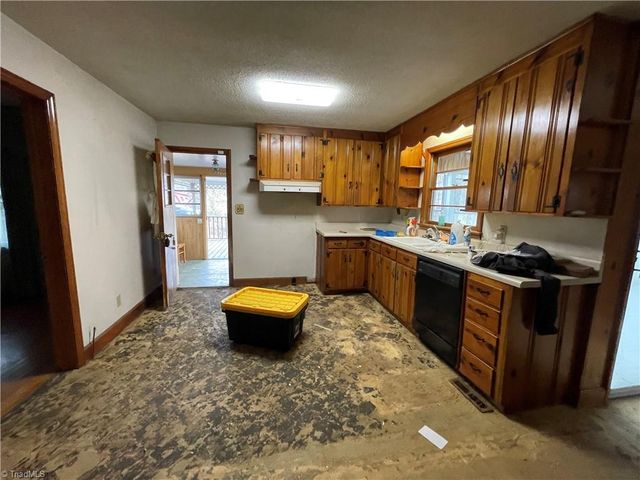 838 NC Highway 65, Reidsville, NC 27320