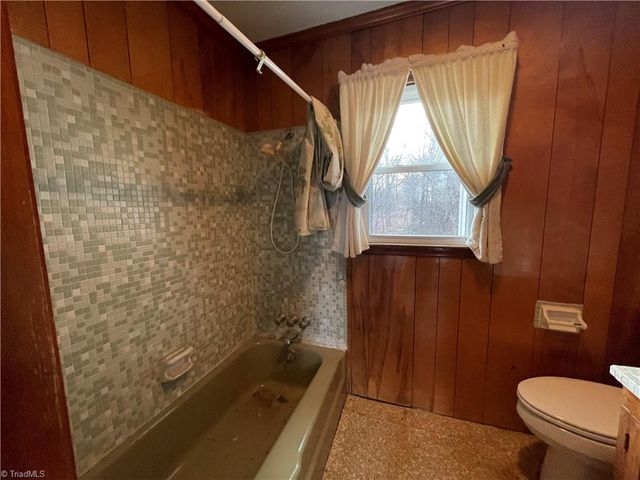 838 NC Highway 65, Reidsville, NC 27320