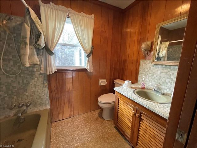 838 NC Highway 65, Reidsville, NC 27320