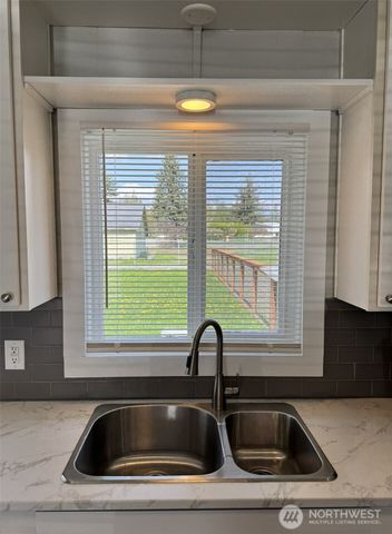 124 Mitchell Street, Sumas, WA 98295