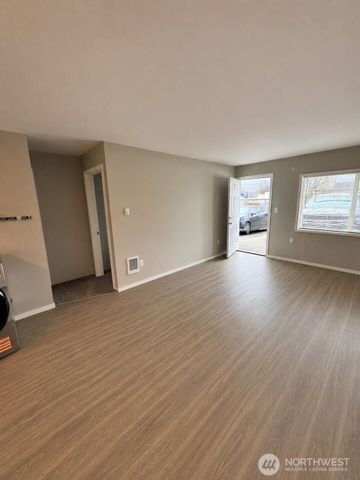 124 Mitchell Street, Sumas, WA 98295