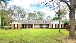 305 Creekbend Road, Natchez, MS 39120