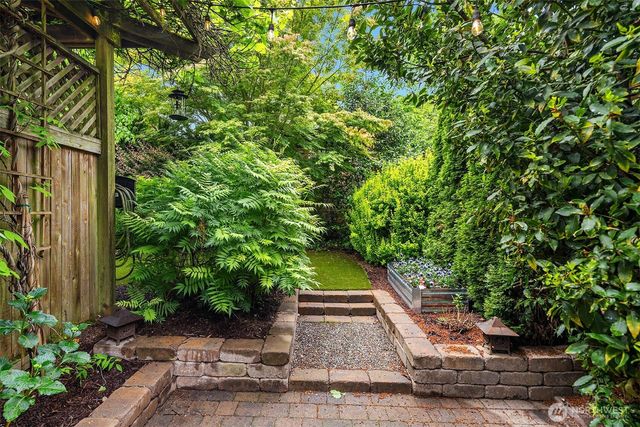 519 27th Avenue, Seattle, WA 98122