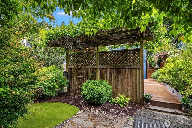 519 27th Avenue, Seattle, WA 98122