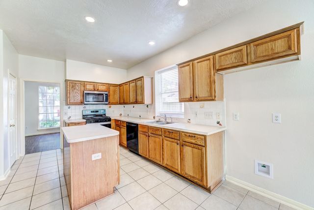 8510 Nashwood Court, Houston, TX 77040