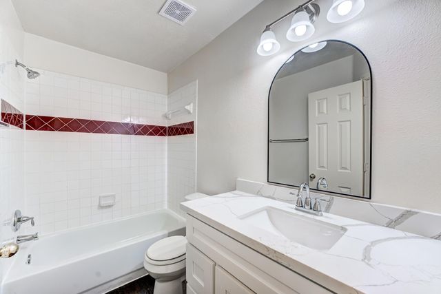 8510 Nashwood Court, Houston, TX 77040