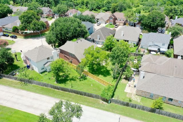 8510 Nashwood Court, Houston, TX 77040