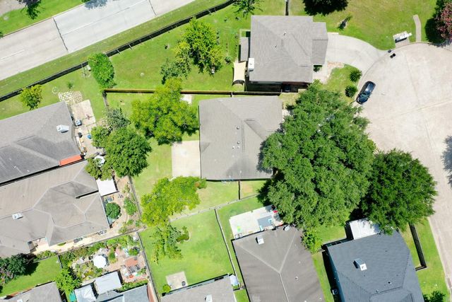 8510 Nashwood Court, Houston, TX 77040