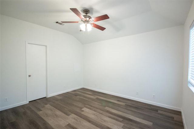 200 QUAIL CIR, Hutto, TX 78634