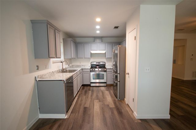 200 QUAIL CIR, Hutto, TX 78634
