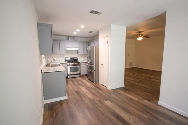 200 QUAIL CIR, Hutto, TX 78634