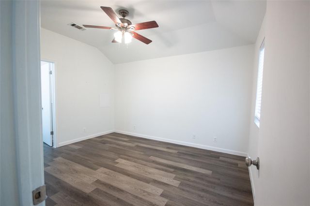 200 QUAIL CIR, Hutto, TX 78634