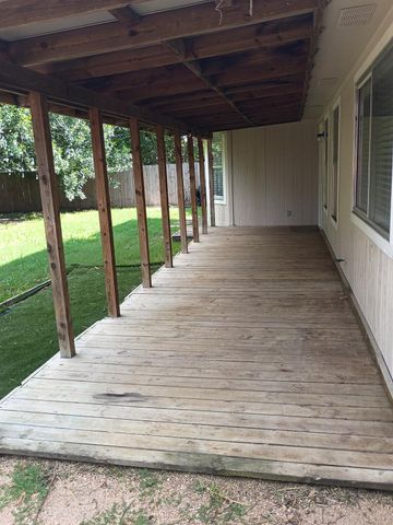 200 QUAIL CIR, Hutto, TX 78634