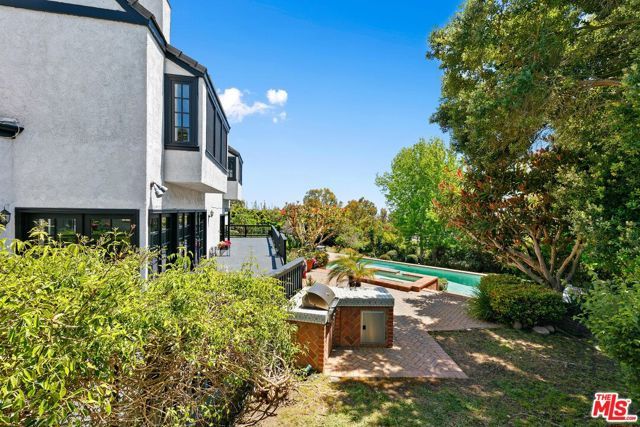 29528 Harvester Road, Malibu, CA 90265